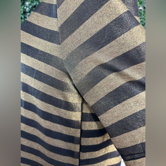 MinkPink Black and Gold Shimmer Striped T-shirt Shift Dress Size Small - Picture 6 of 12